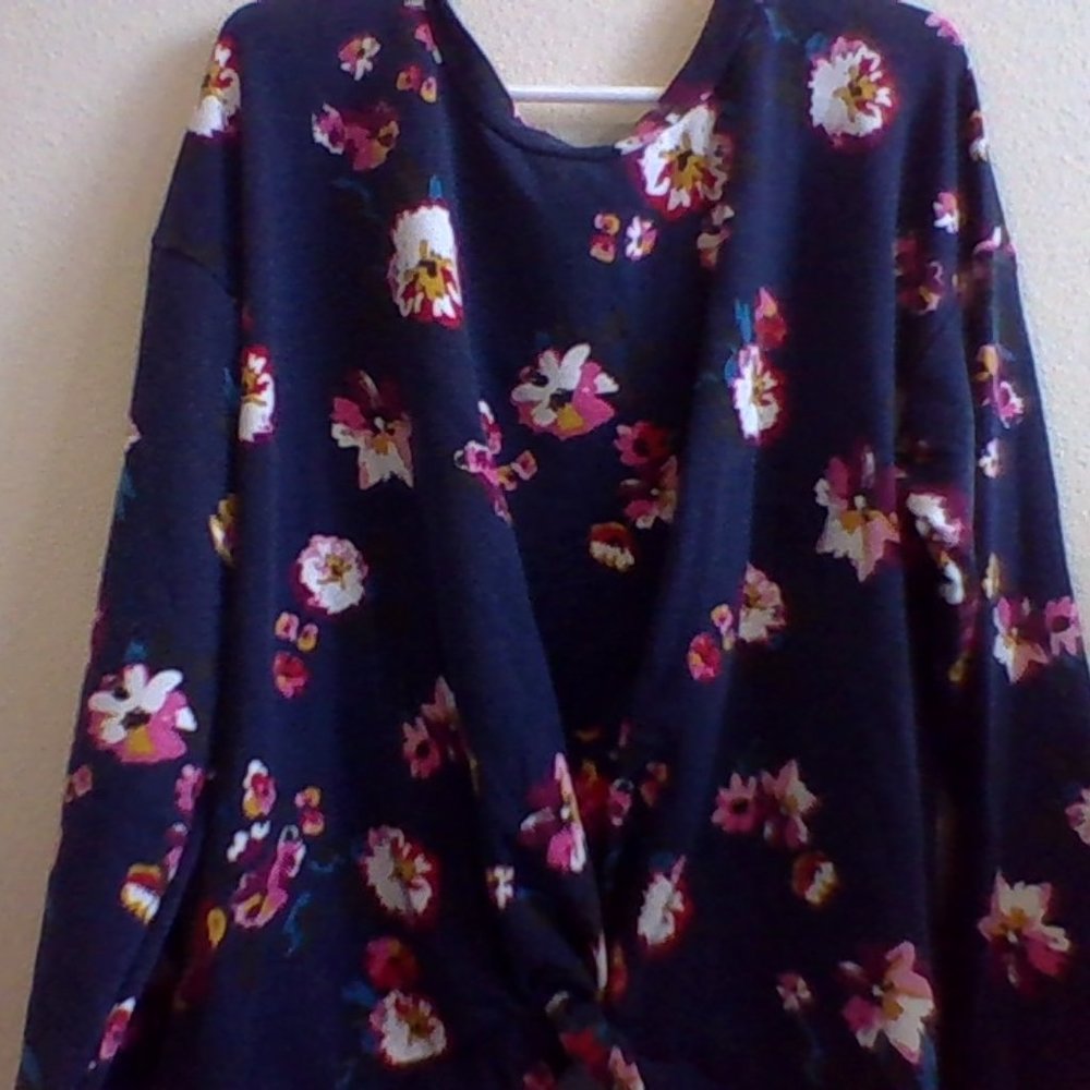 Floral Knotted Blouse